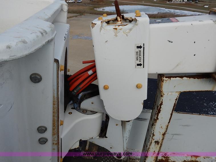 image for item I5243 2001 Ford F550 Super Duty XL bucket truck