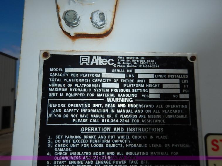 image for item I5243 2001 Ford F550 Super Duty XL bucket truck