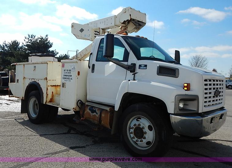 image for item I5261 2006 Chevrolet C6500 bucket truck