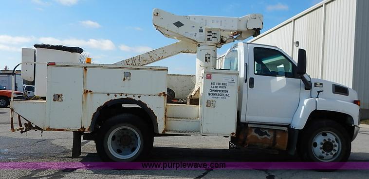 image for item I5261 2006 Chevrolet C6500 bucket truck