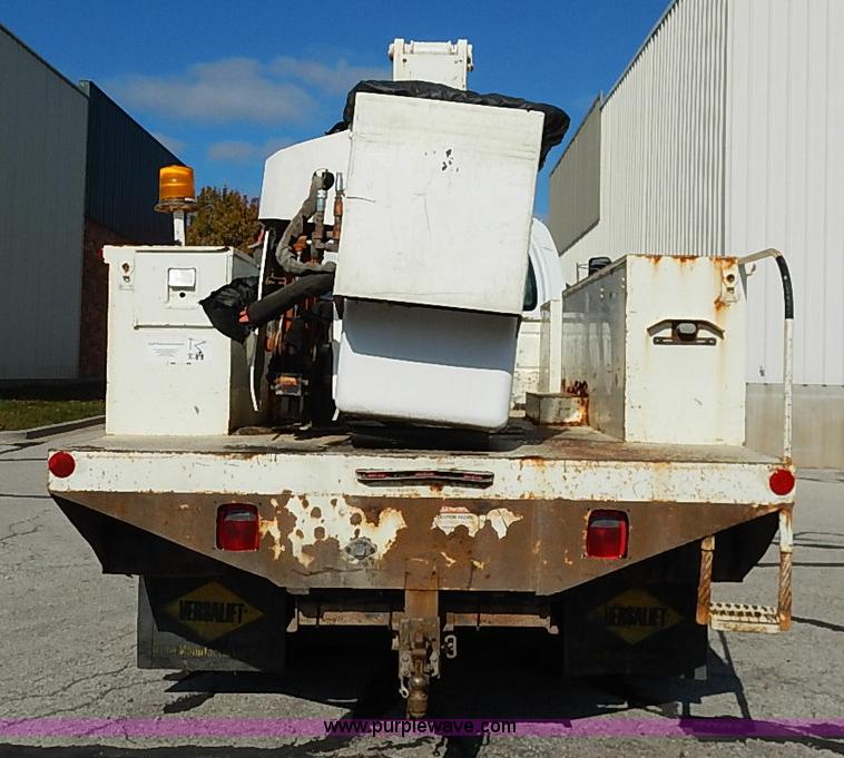 image for item I5261 2006 Chevrolet C6500 bucket truck