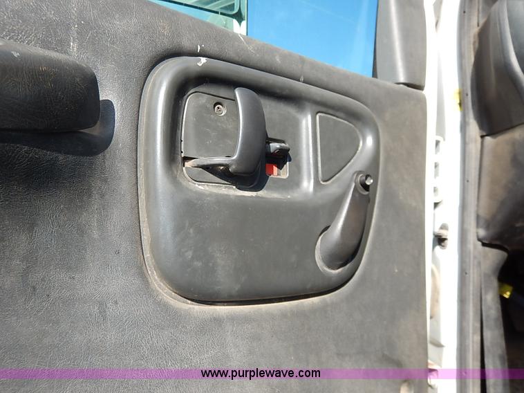 image for item I5261 2006 Chevrolet C6500 bucket truck