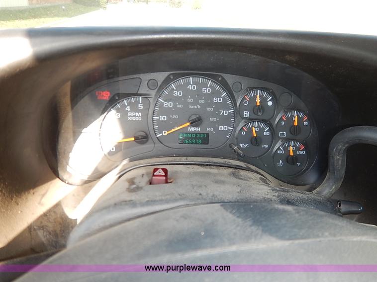 image for item I5261 2006 Chevrolet C6500 bucket truck