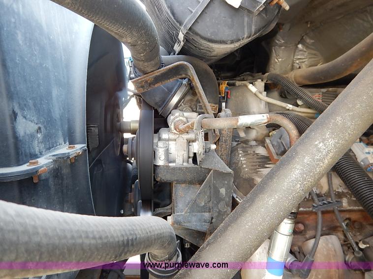 image for item I5261 2006 Chevrolet C6500 bucket truck