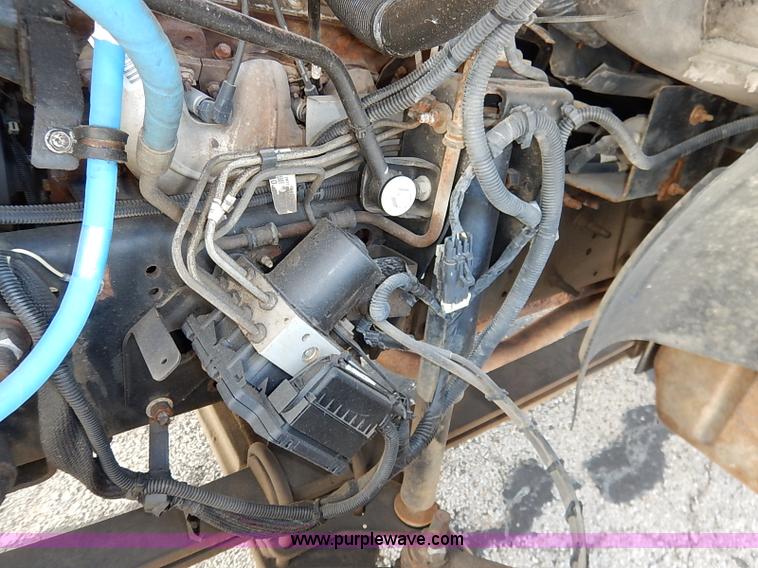 image for item I5261 2006 Chevrolet C6500 bucket truck