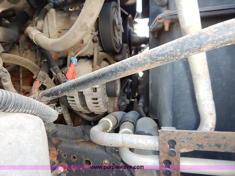 image for item I5261 2006 Chevrolet C6500 bucket truck