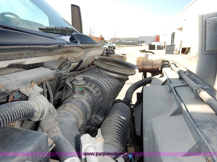 image for item I5261 2006 Chevrolet C6500 bucket truck