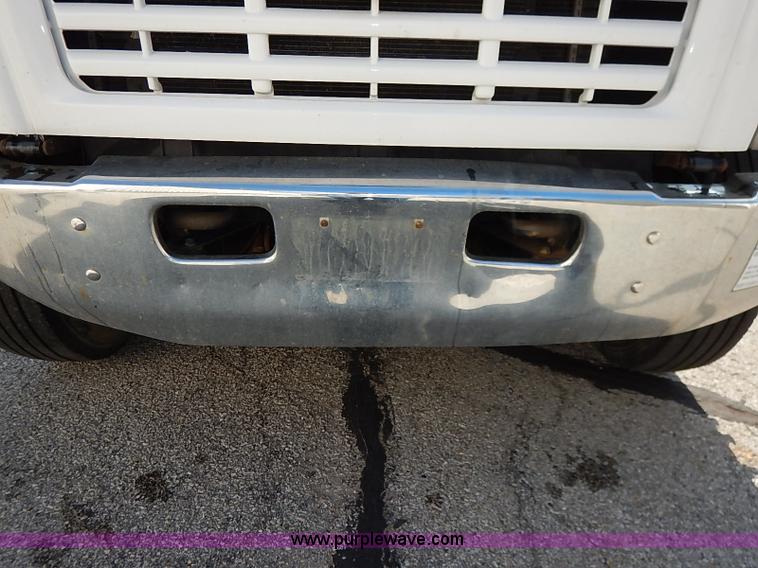 image for item I5261 2006 Chevrolet C6500 bucket truck