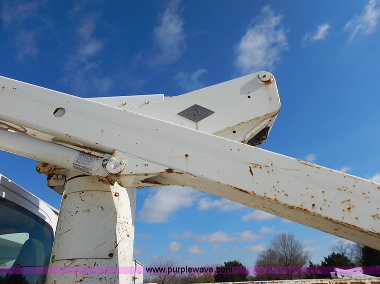 image for item I5261 2006 Chevrolet C6500 bucket truck