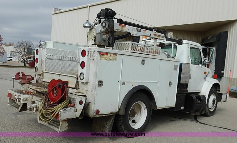 image for item I5270 1997 International 4700 service truck
