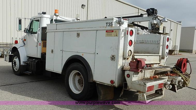 image for item I5270 1997 International 4700 service truck
