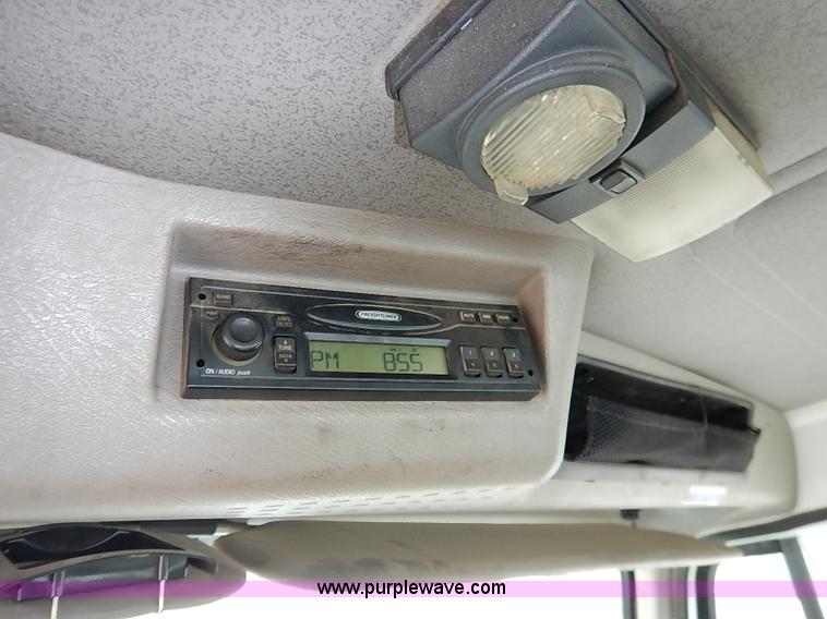 image for item I5270 1997 International 4700 service truck