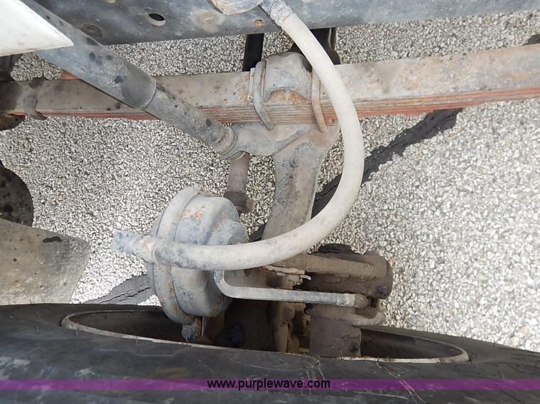 image for item I5270 1997 International 4700 service truck