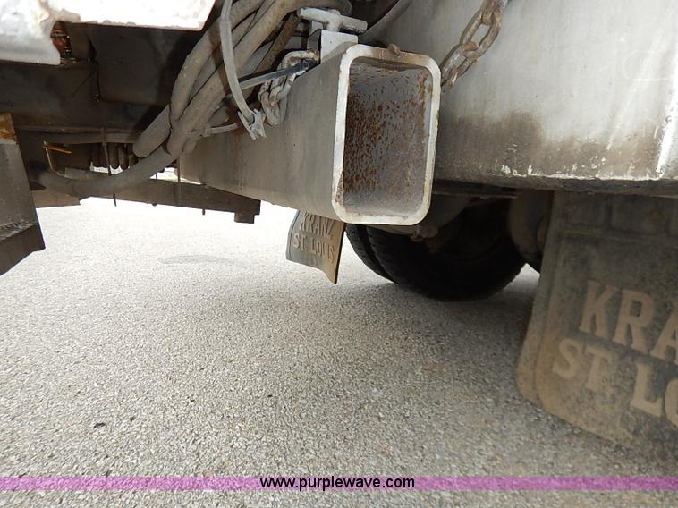 image for item I5270 1997 International 4700 service truck