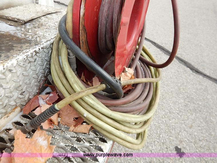 image for item I5270 1997 International 4700 service truck