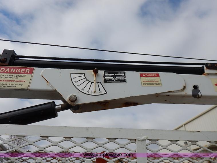 image for item I5270 1997 International 4700 service truck