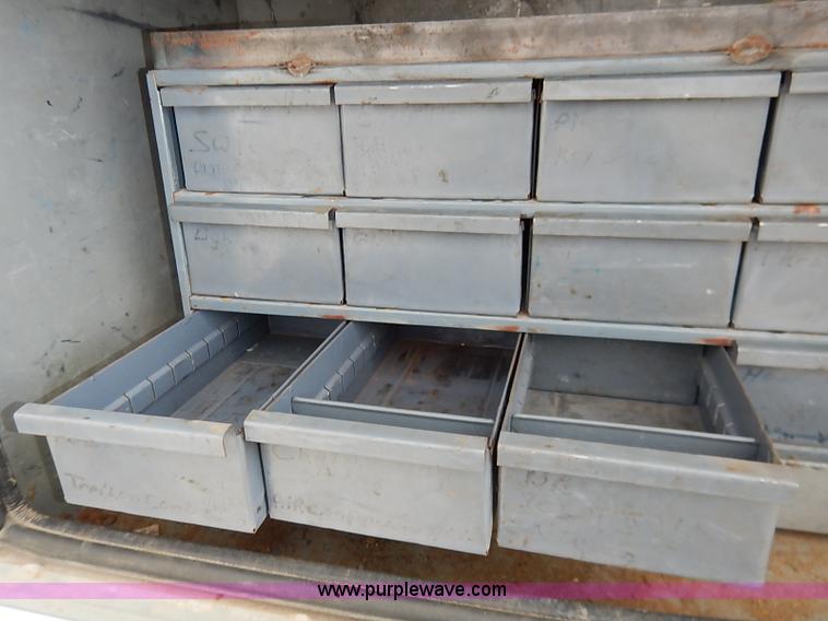 image for item I5270 1997 International 4700 service truck