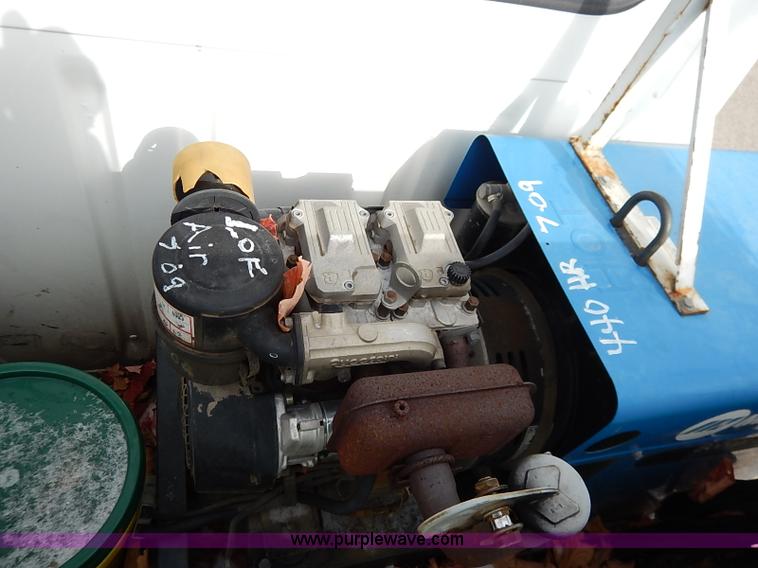 image for item I5270 1997 International 4700 service truck