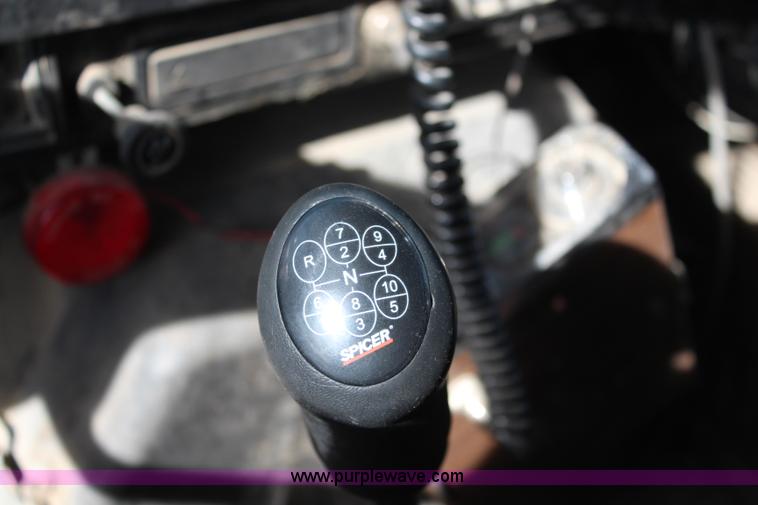 image for item I5922 1997 International 4900 dump truck