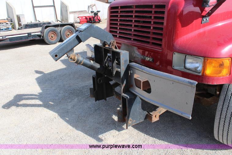 image for item I5922 1997 International 4900 dump truck