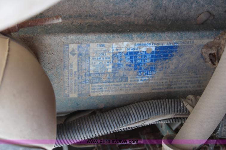 image for item I5922 1997 International 4900 dump truck