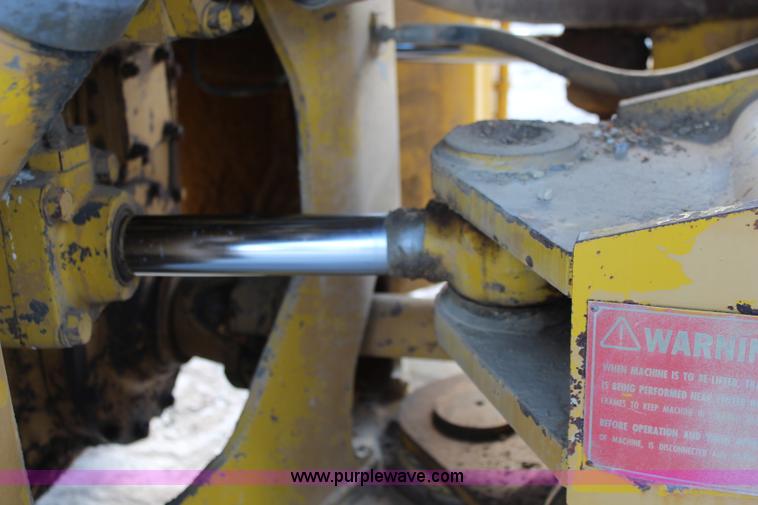 image for item I5923 1983 Caterpillar 980C wheel loader