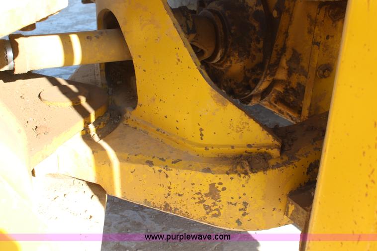 image for item I5923 1983 Caterpillar 980C wheel loader