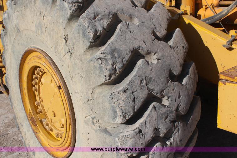 image for item I5923 1983 Caterpillar 980C wheel loader