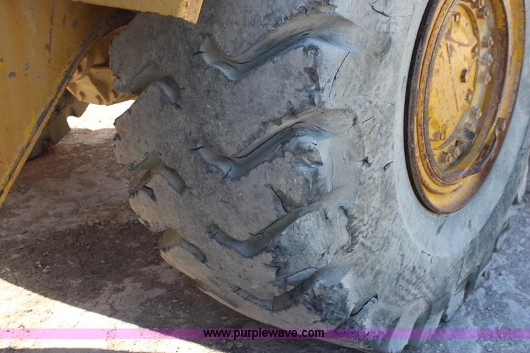 image for item I5923 1983 Caterpillar 980C wheel loader
