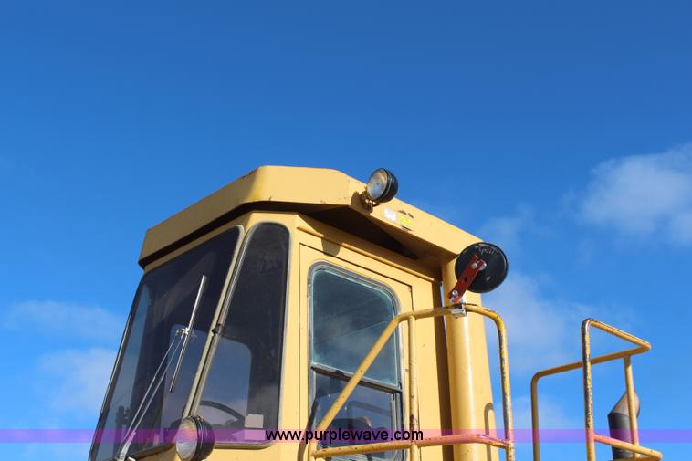 image for item I5923 1983 Caterpillar 980C wheel loader