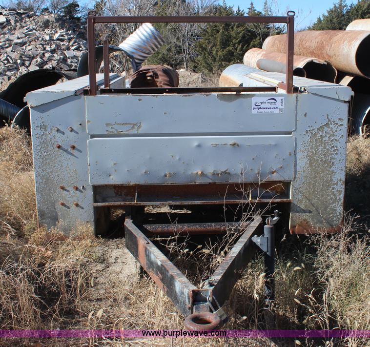 Reading utility bed on three quarter ton axle in Manhattan, KS Item I5928 sold Purple Wave