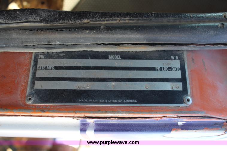 image for item I5930 1977 International Paystar 5000 truck cab and chassis