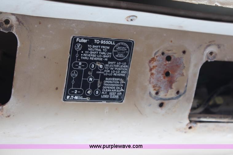 image for item I5931 1979 International Paystar 5000 truck cab and chassis