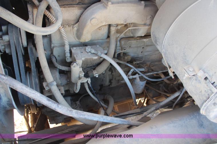 image for item I5931 1979 International Paystar 5000 truck cab and chassis