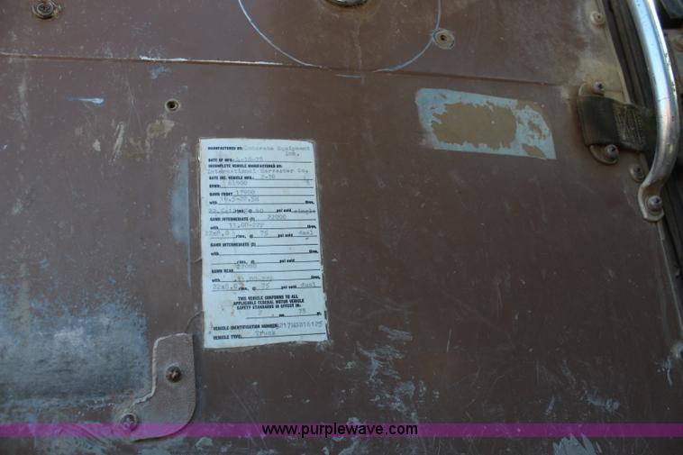 image for item I5931 1979 International Paystar 5000 truck cab and chassis