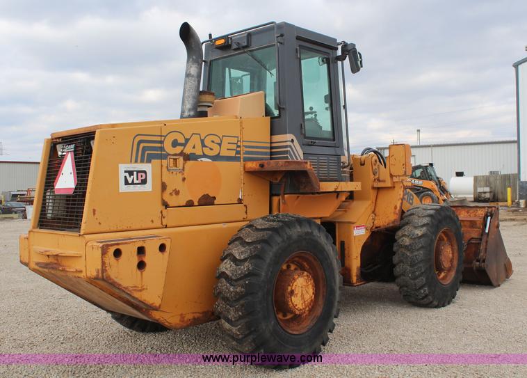 image for item I5942 1996 Case 621B wheel loader