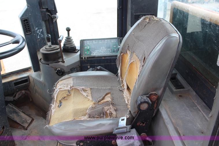 image for item I5942 1996 Case 621B wheel loader