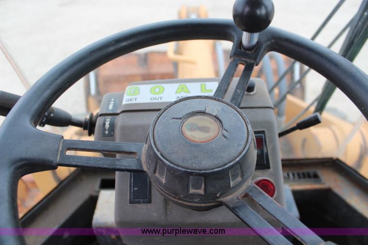 image for item I5942 1996 Case 621B wheel loader