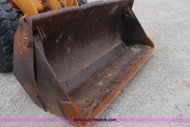 image for item I5942 1996 Case 621B wheel loader