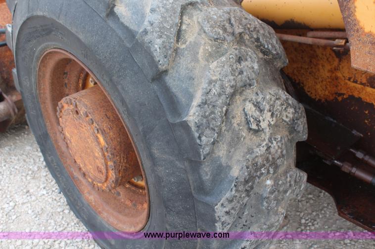image for item I5942 1996 Case 621B wheel loader