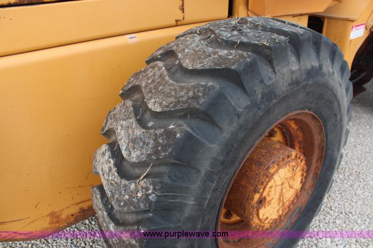 image for item I5942 1996 Case 621B wheel loader