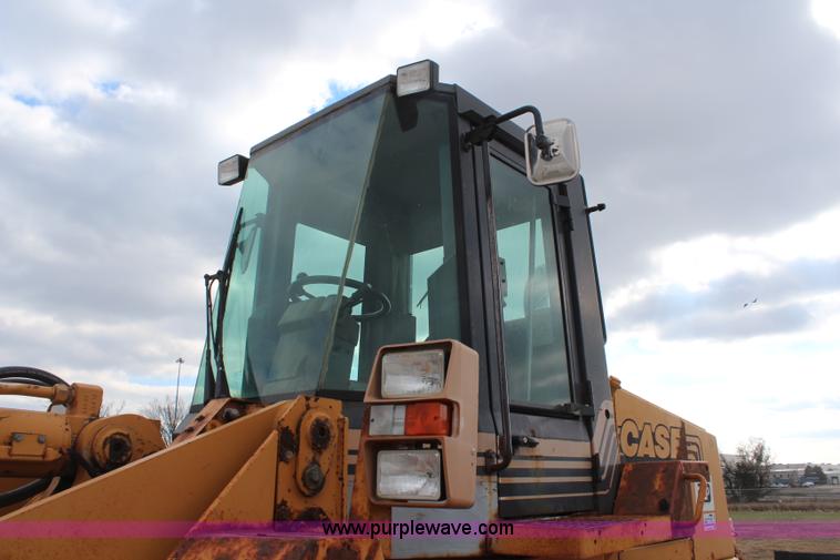 image for item I5942 1996 Case 621B wheel loader