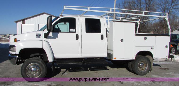 image for item I6712 2009 Chevrolet C5500 Crew Cab service truck
