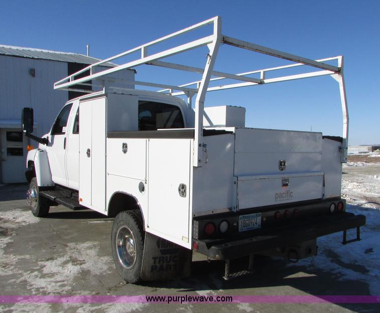 image for item I6712 2009 Chevrolet C5500 Crew Cab service truck