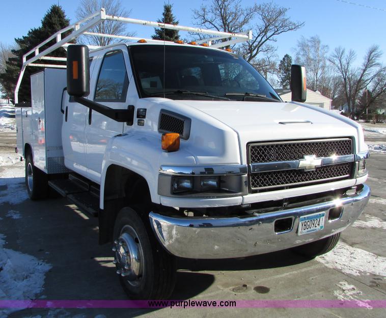 image for item I6712 2009 Chevrolet C5500 Crew Cab service truck
