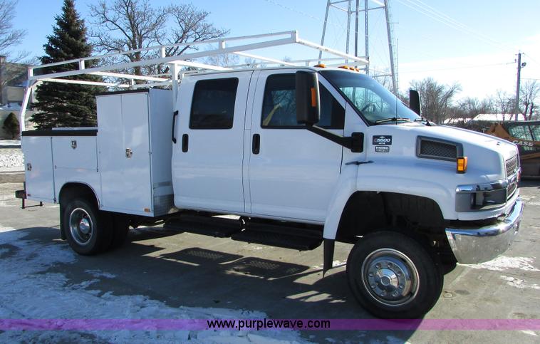 image for item I6712 2009 Chevrolet C5500 Crew Cab service truck