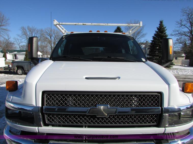 image for item I6712 2009 Chevrolet C5500 Crew Cab service truck