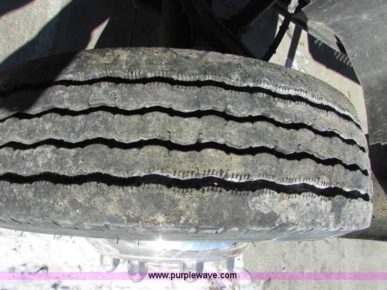 image for item I6712 2009 Chevrolet C5500 Crew Cab service truck