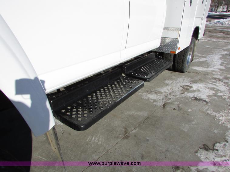 image for item I6712 2009 Chevrolet C5500 Crew Cab service truck