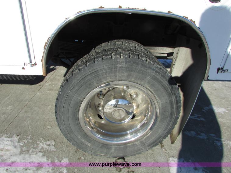 image for item I6712 2009 Chevrolet C5500 Crew Cab service truck